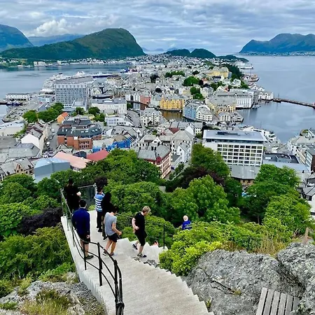 Penthouse By Brosundet, Free Parking Space Ålesund Exterior foto