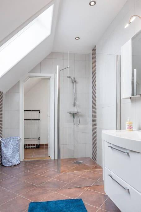 Apartment Penthouse By Brosundet, Free Parking Space *