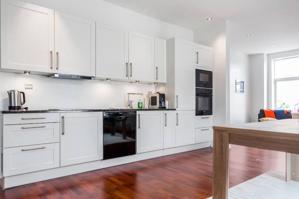 Penthouse By Brosundet, Free Parking Space *