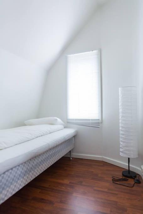 Penthouse By Brosundet, Free Parking Space Apartment