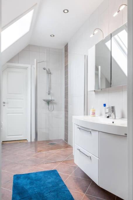 Apartment Penthouse By Brosundet, Free Parking Space